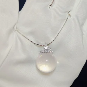 Meruisa Crystal出品：粉晶療癒淨化圓珠吊墜/項鍊：天然 18.3mm 拋光粉晶圓珠，搭配微碎鑽帽托。